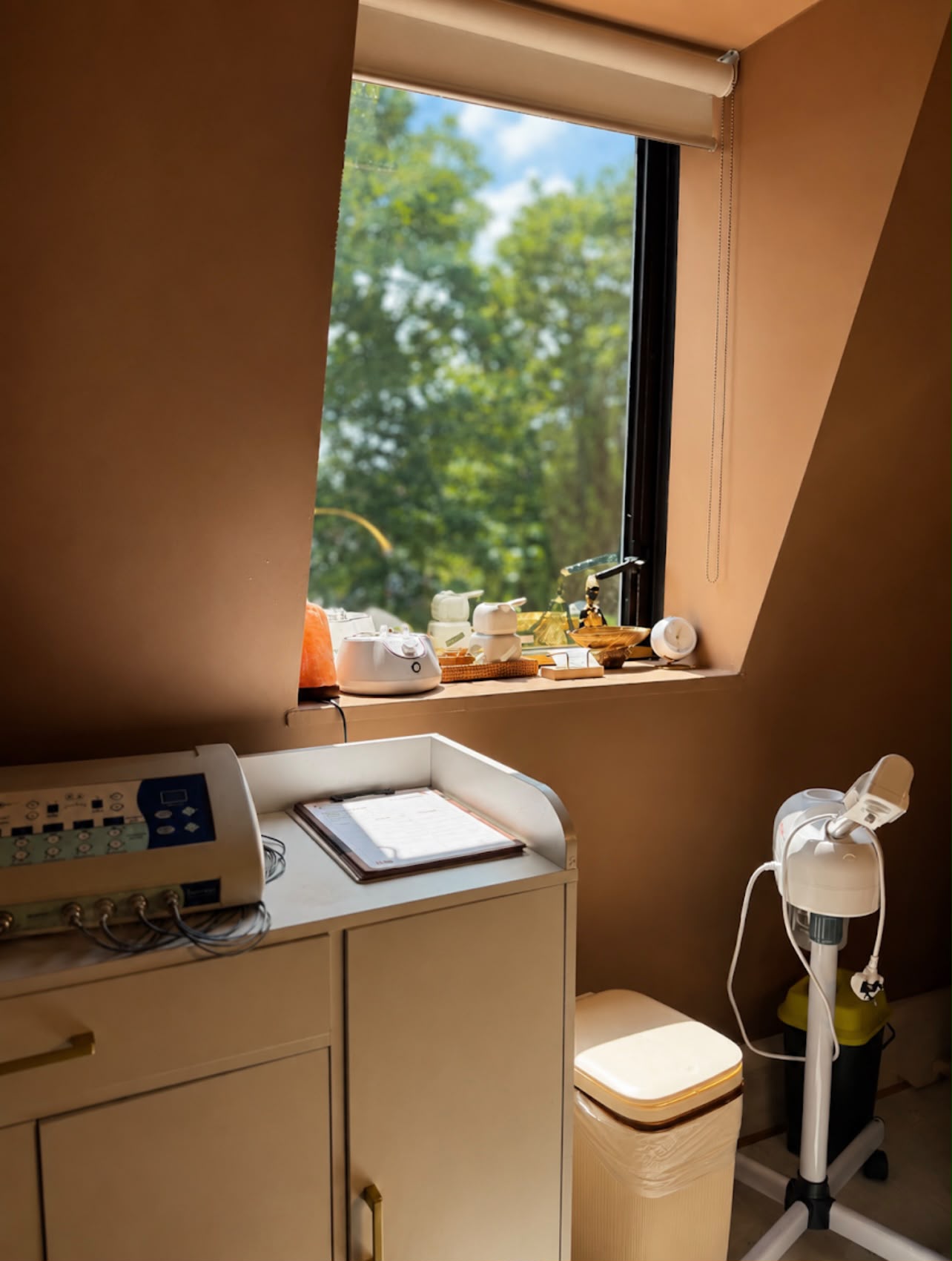 Treatment equipment beside the window