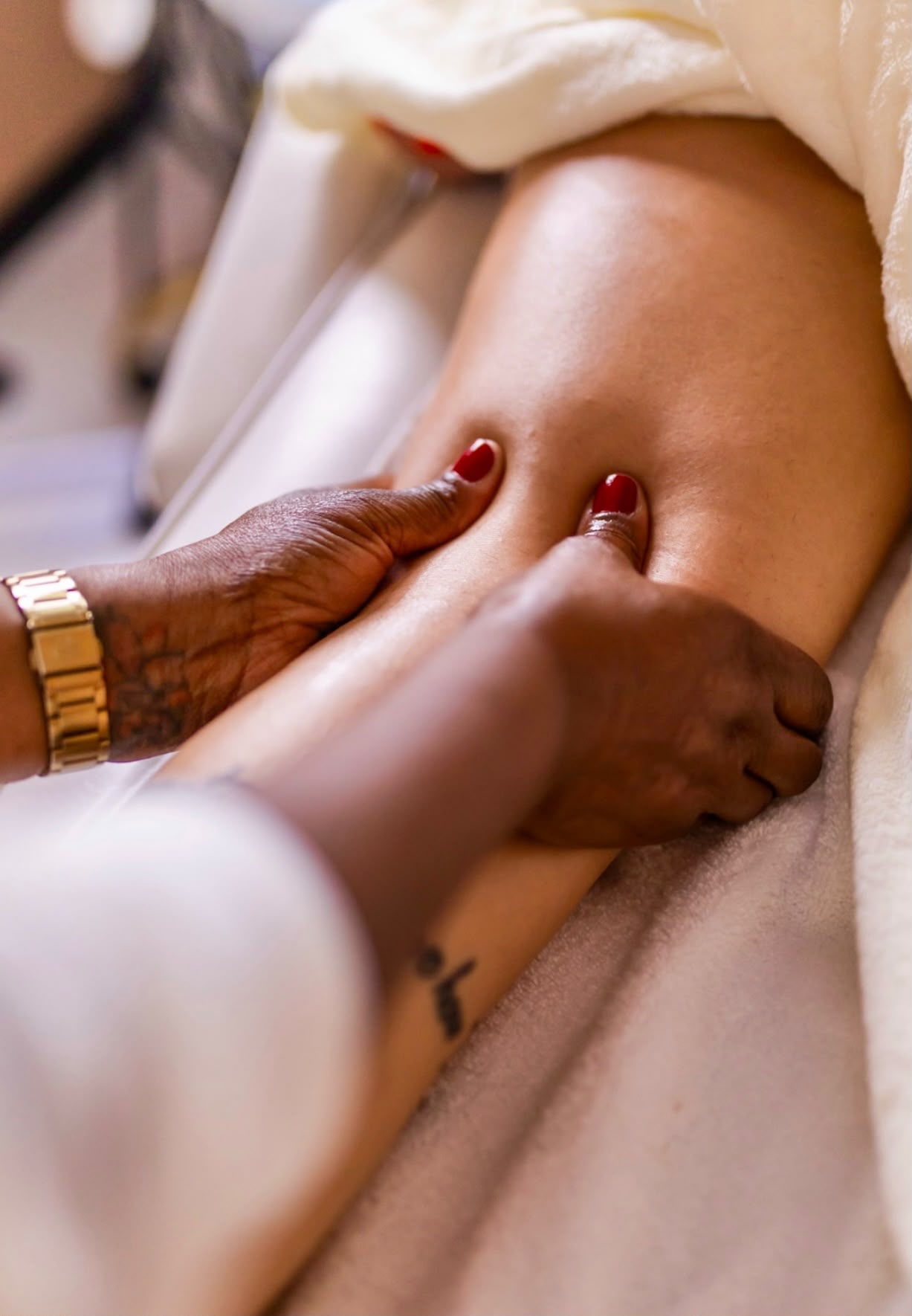 Body massage in progress